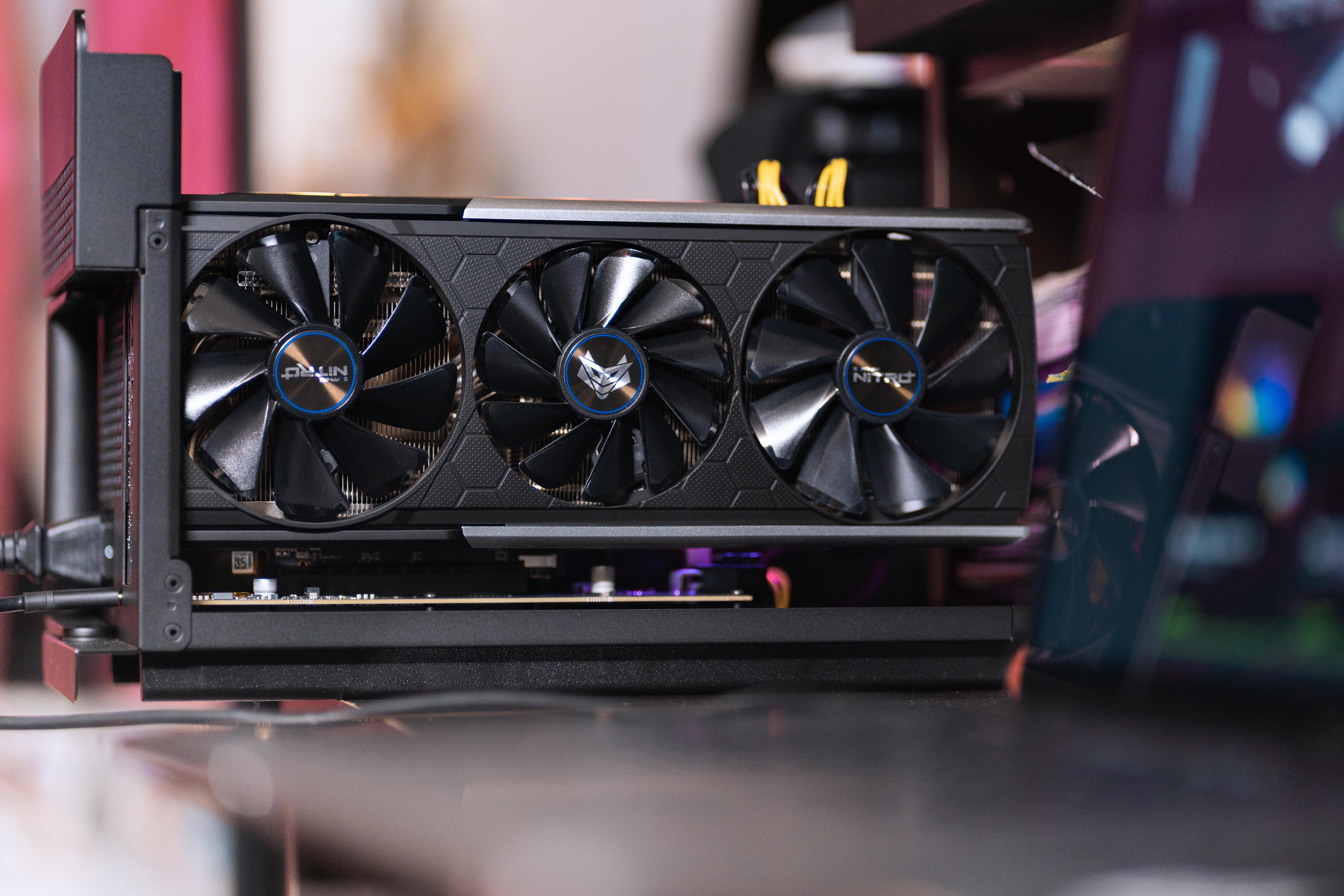 Razer Core X + Sapphire Nitro+ RX 5700XT : r/eGPU