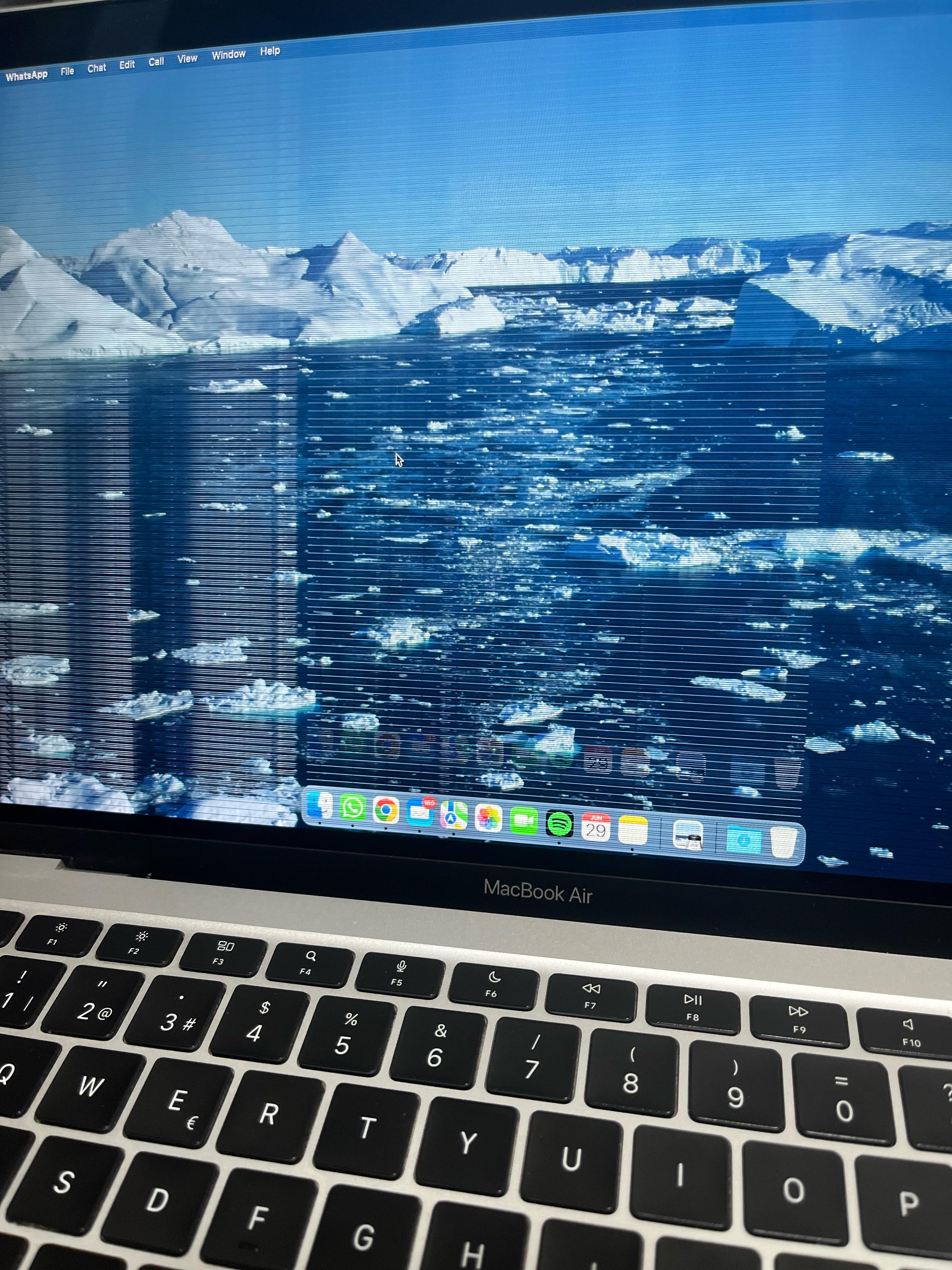 MacBookの画面がおかしい : r/macbook