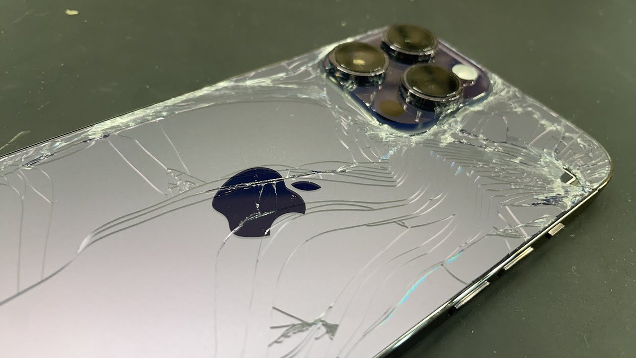 バッキバキでも綺麗に! iPhone 14 Pro Max 背面ガラス割れ修理 - YouTube