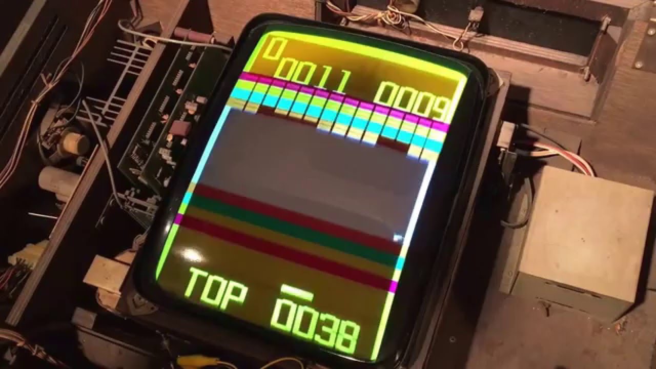 昭和レトロなブロック崩しのテーブル筐体 - YouTube