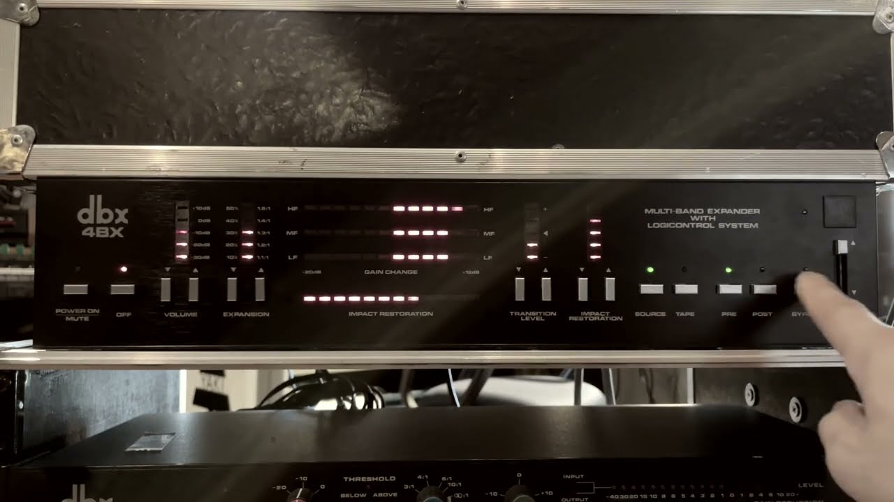 dbx 4BX Dynamic-range Expander - YouTube