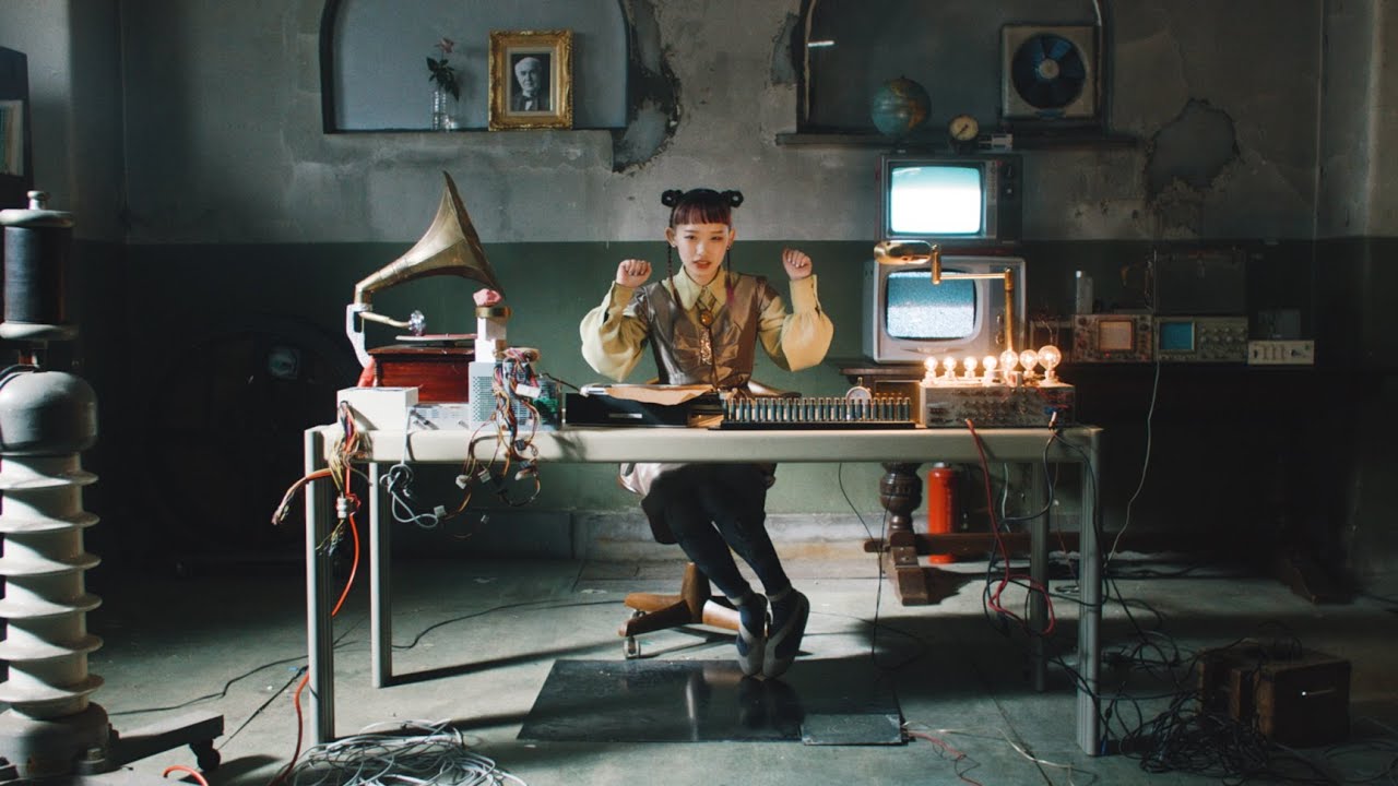 WEDNESDAY CAMPANELLA - Edison - YouTube