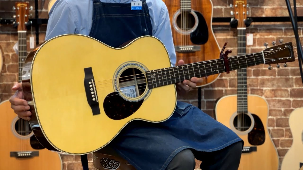 Martin OMJM John Mayer #2936426【トップ材にベアクロウ入り】 - YouTube