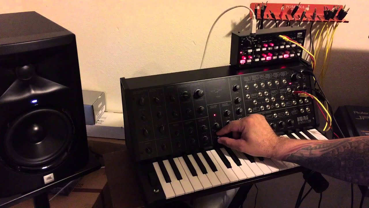 Korg SQ-1 sequencing the Korg MS-20 mini (first quick test) - YouTube