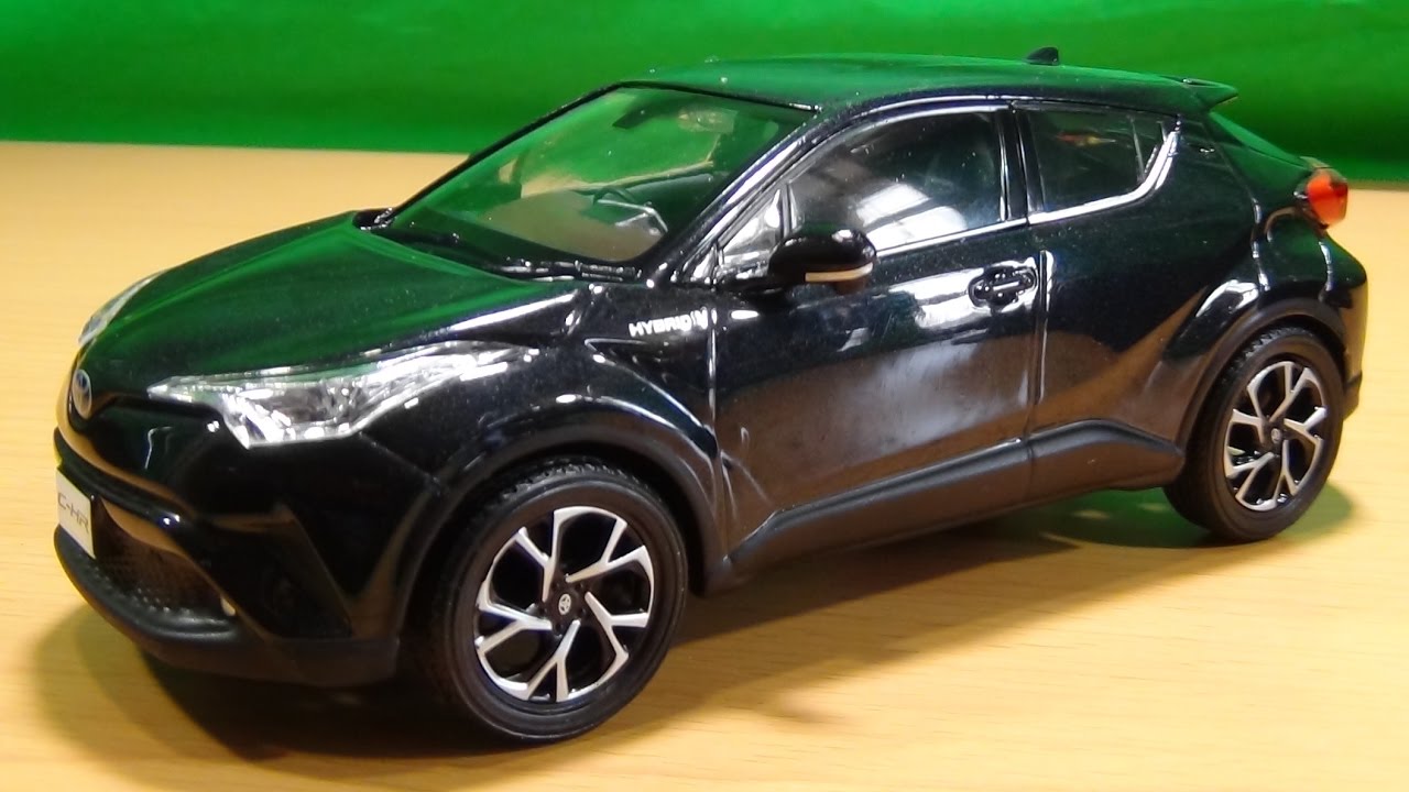 非売品ミニカー 色見本 トヨタ C-HR - YouTube
