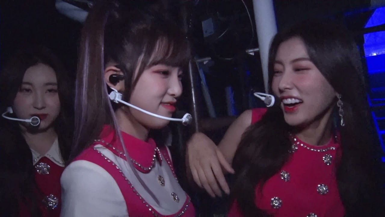 IZ*ONE 1ST CONCERT IN JAPAN [EYES ON ME] ドキュメンタリー - YouTube