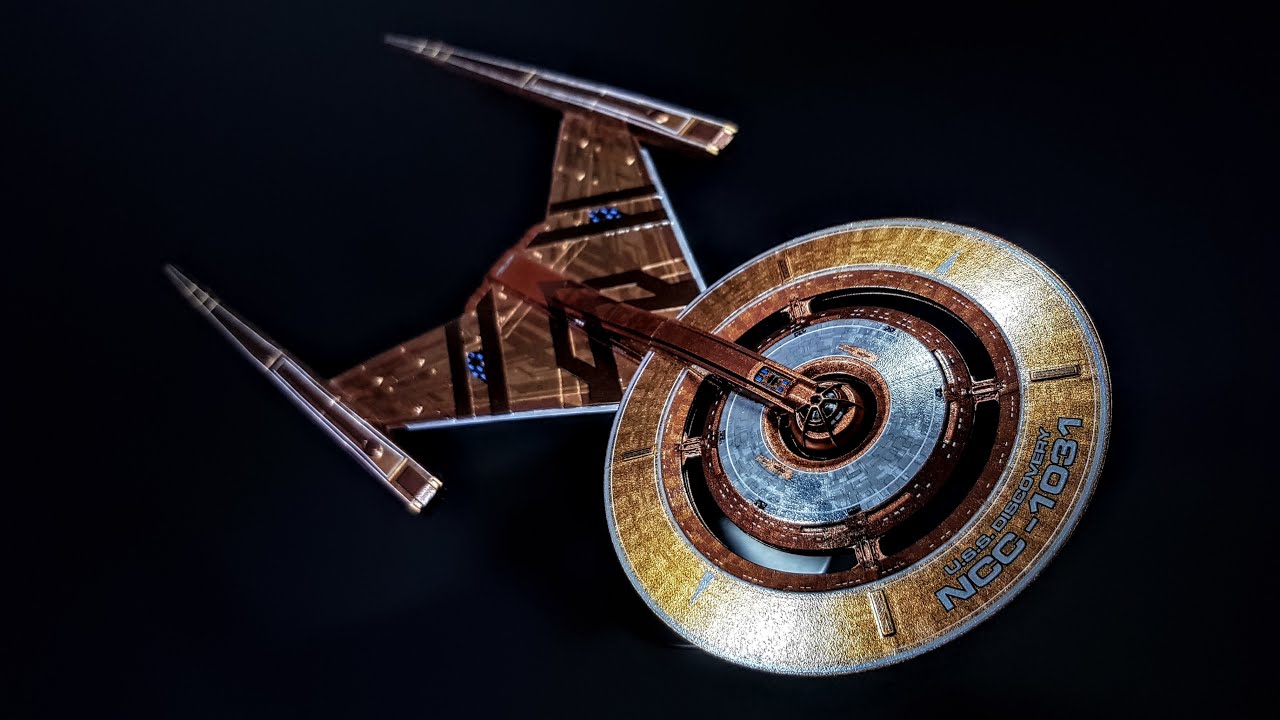 Building the USS Discovery NCC-1031 - A Polar Lights Model Kit