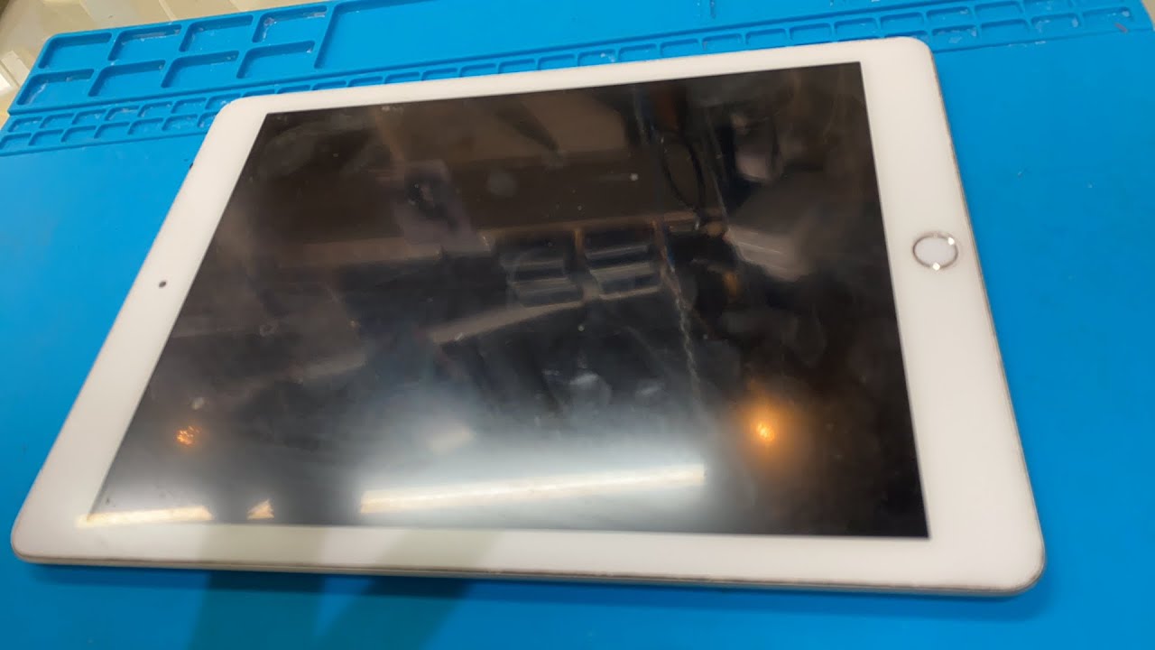 初心者必見】iPad 第6世代 A1954 バッテリー交換修理 - YouTube