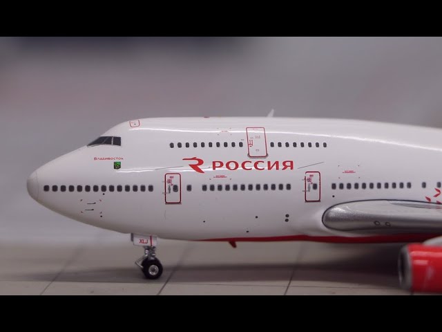 Rossiya Airlines Boeing 747-400 1:400 by Phoenix Models review