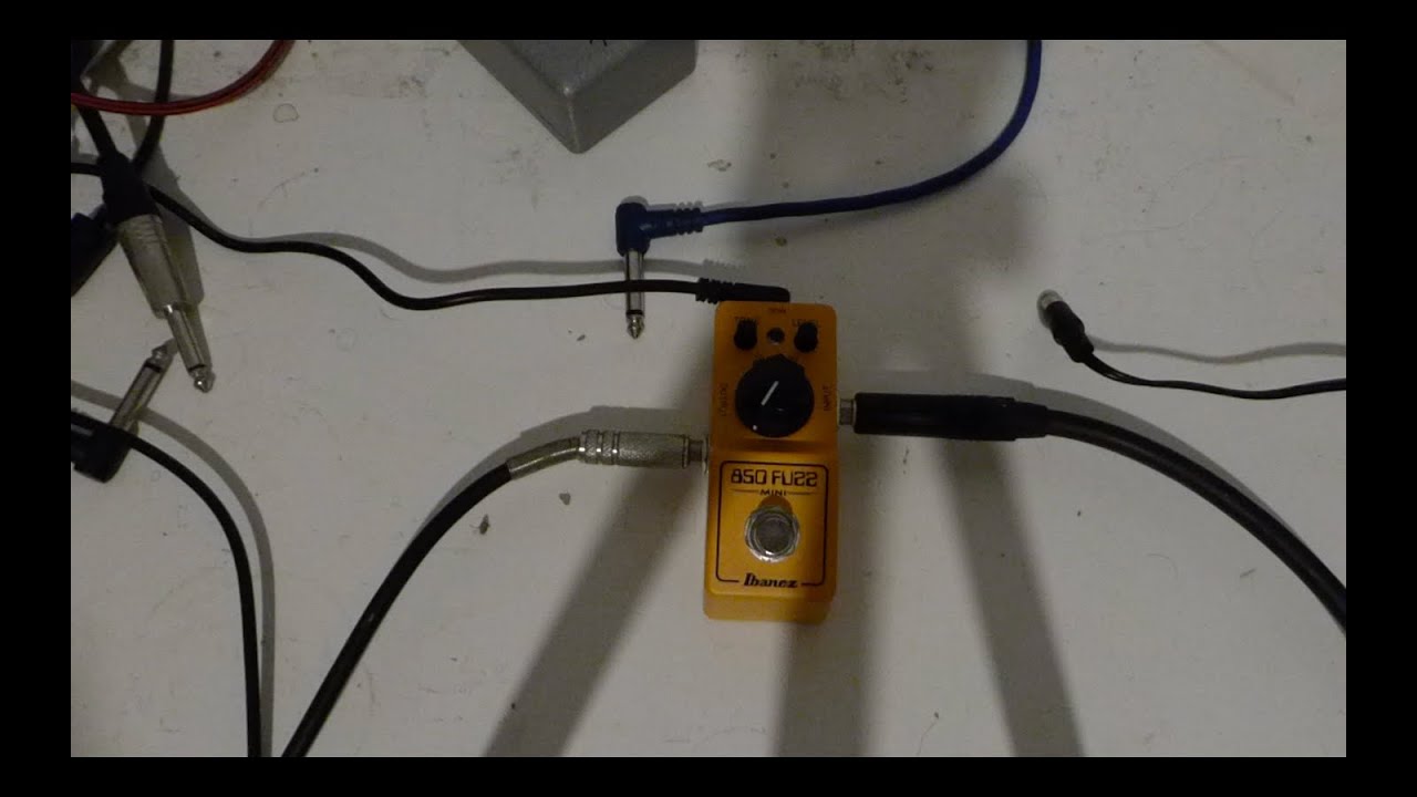Ibanez 850 Fuzz Mini - YouTube