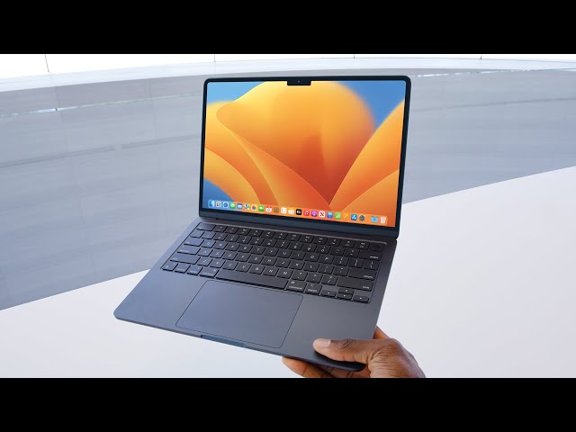 M2 MacBook Air Impressions: Midnight Madness! - YouTube