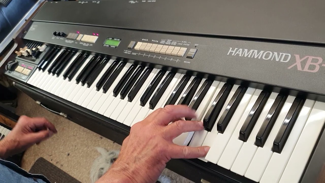 Hammond XB-1 - YouTube