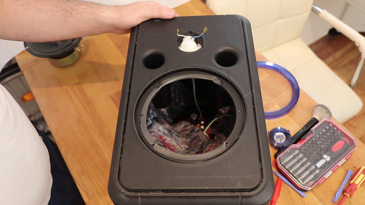 JBL Control CM-62 - A Look Inside - YouTube