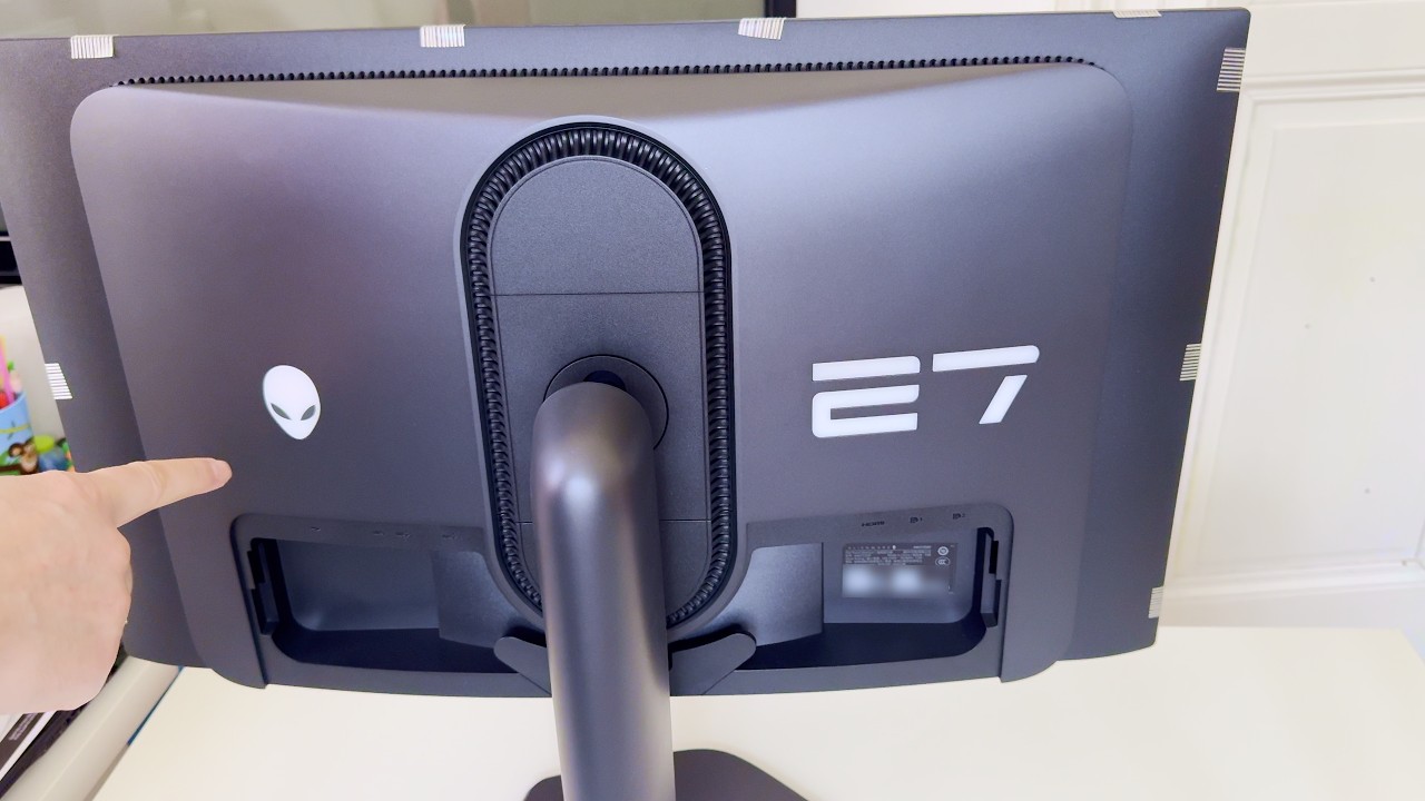 Best OLED gaming monitor - Dell Alienware AW2725DF unboxing