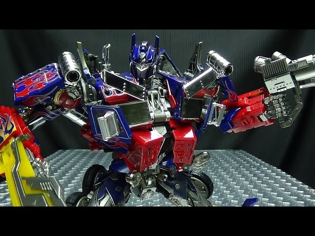 Wei Jiang/Black Apple THUNDER LEADER (Upscaled MPM Optimus Prime