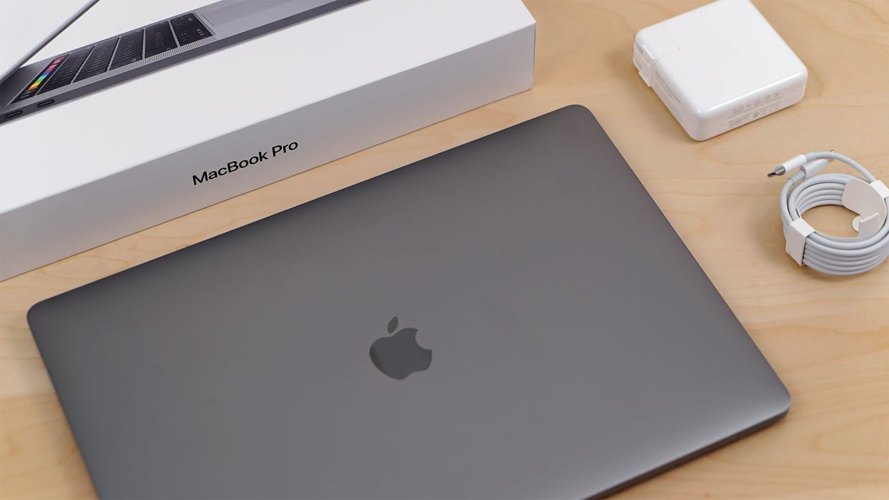 2018 MacBook Pro 15” Unboxing (2.6GHz/i7, 32GB RAM & 512GB Storage