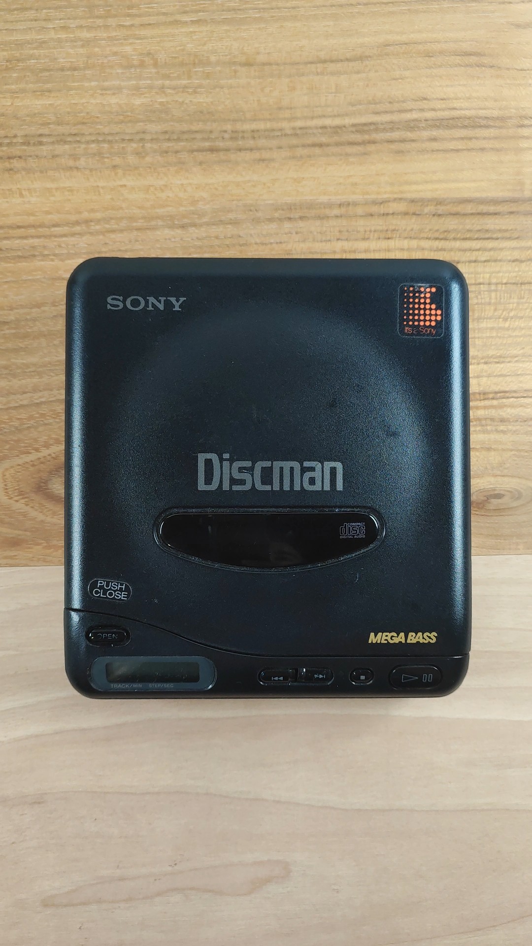 Sony Discman D-11 Compact Disc Player - YouTube