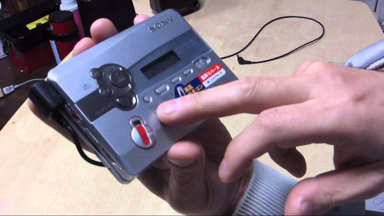 SONY カセットウォークマン WM-GX688 の説明 - YouTube