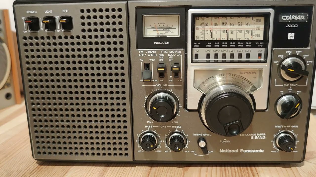 National Panasonic Cougar RF-2200\SONY ICF-7600D. 1215 khz