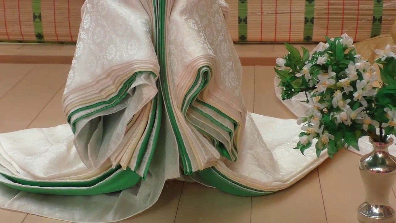 平安の色彩 かさね色目】 卯の花かさね Layering of Deutzia flower