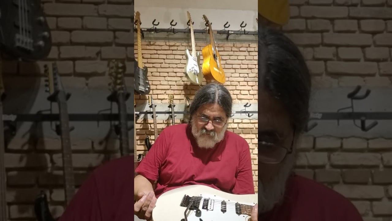 GUITARRA YAMAHA YG512 VINTAGE WHITE - YouTube