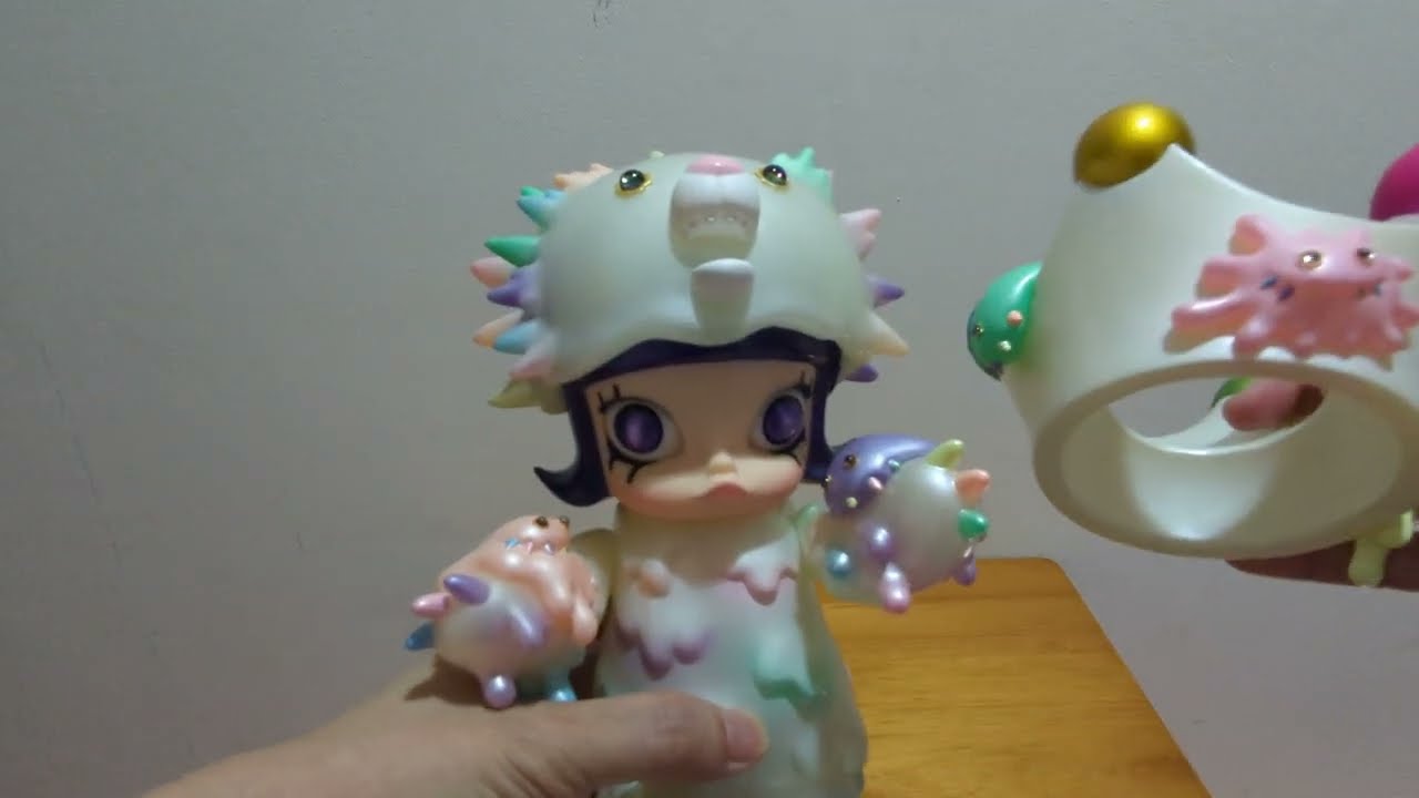 Unboxing Pop Mart Inc Molly x Instinctoy (泡泡玛特) - YouTube