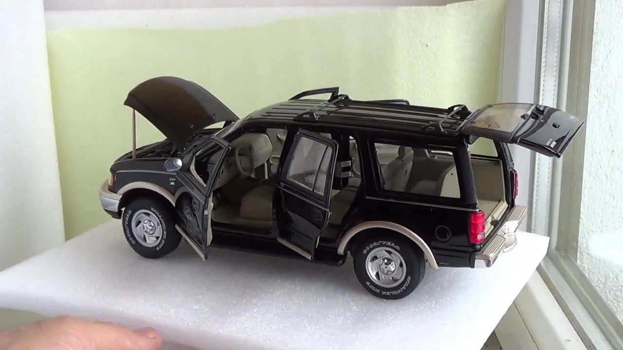 Ford Expedition - UT Models 1:18 - YouTube