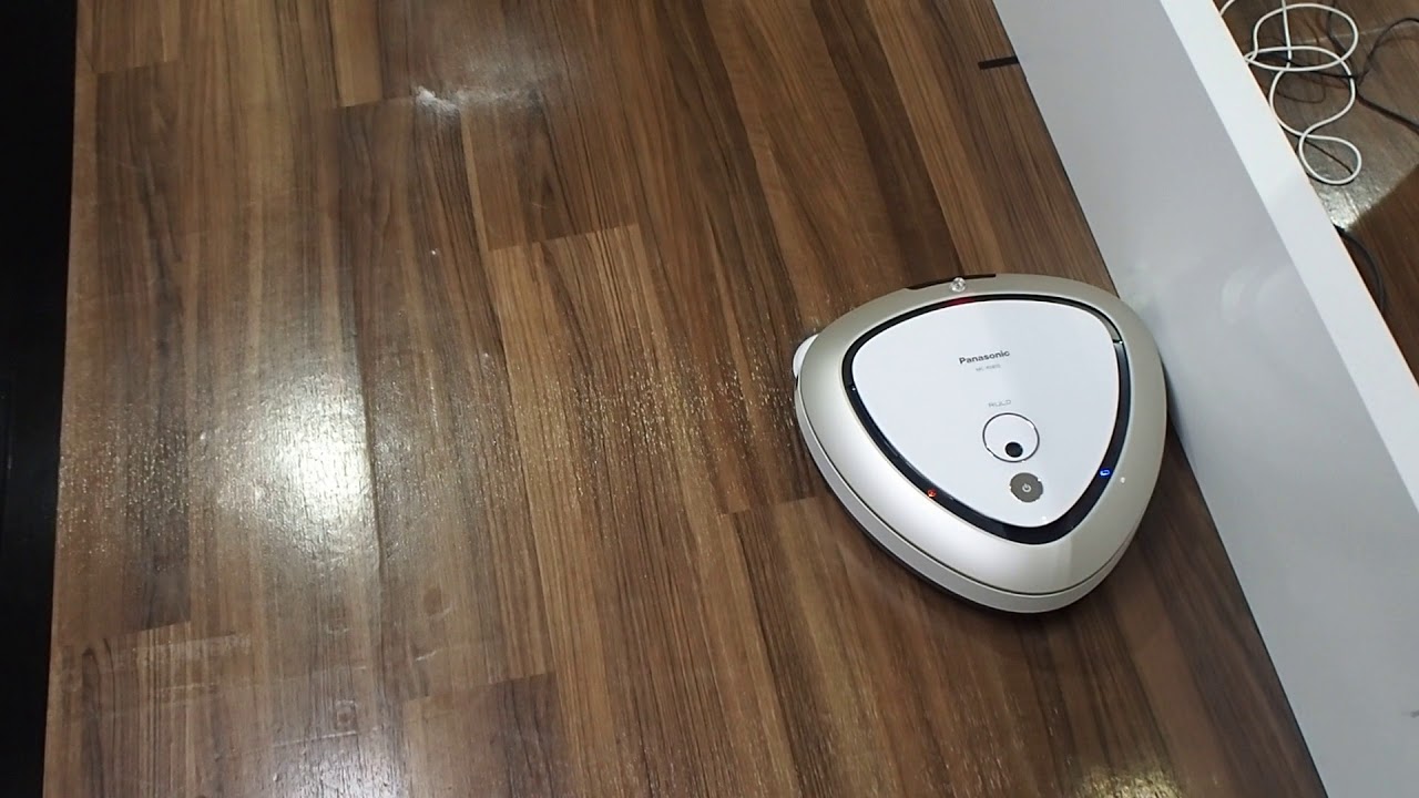 パナソニック、部屋のキワまで掃除するロボット掃除機「ルーロ」の集塵
