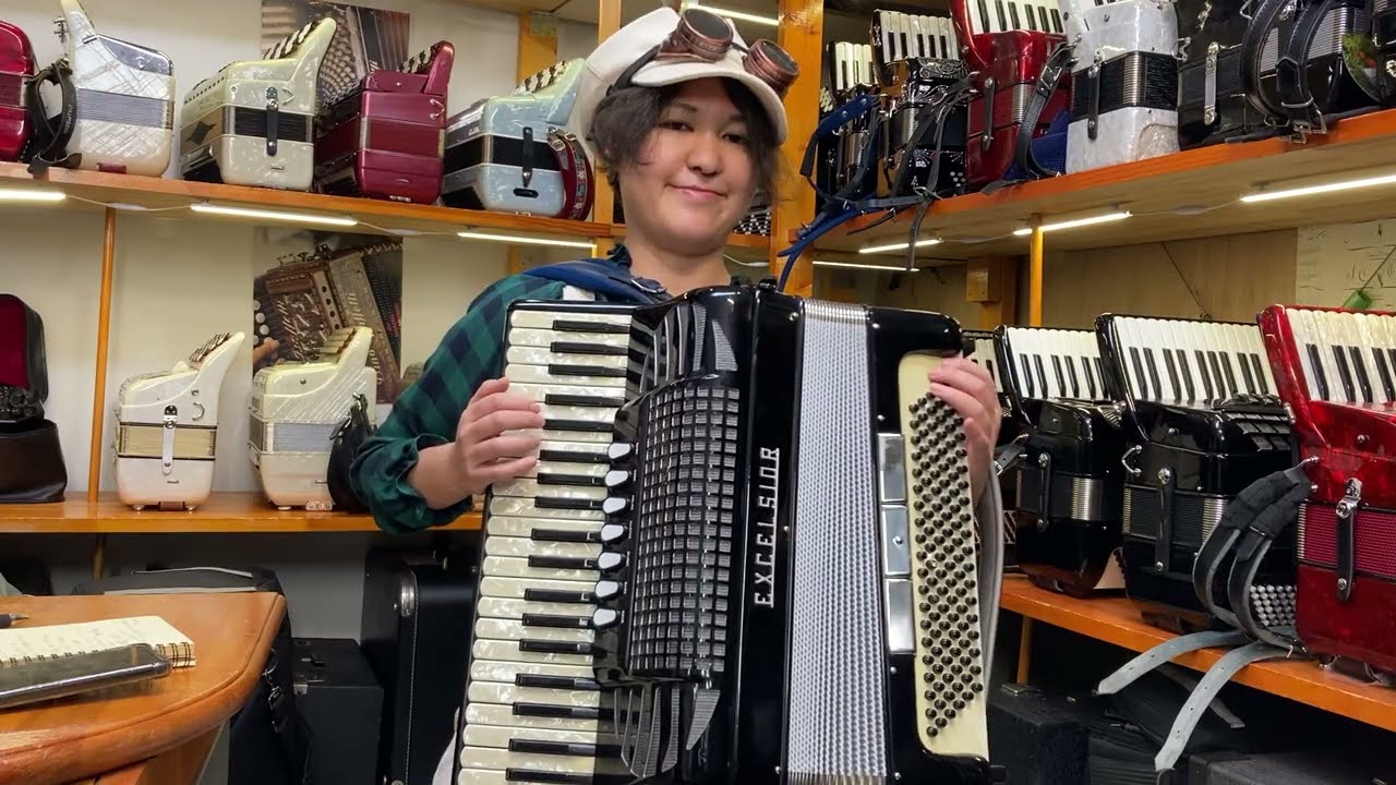 EXELCIER308【ベロニカのアコーディオン紹介】 - YouTube