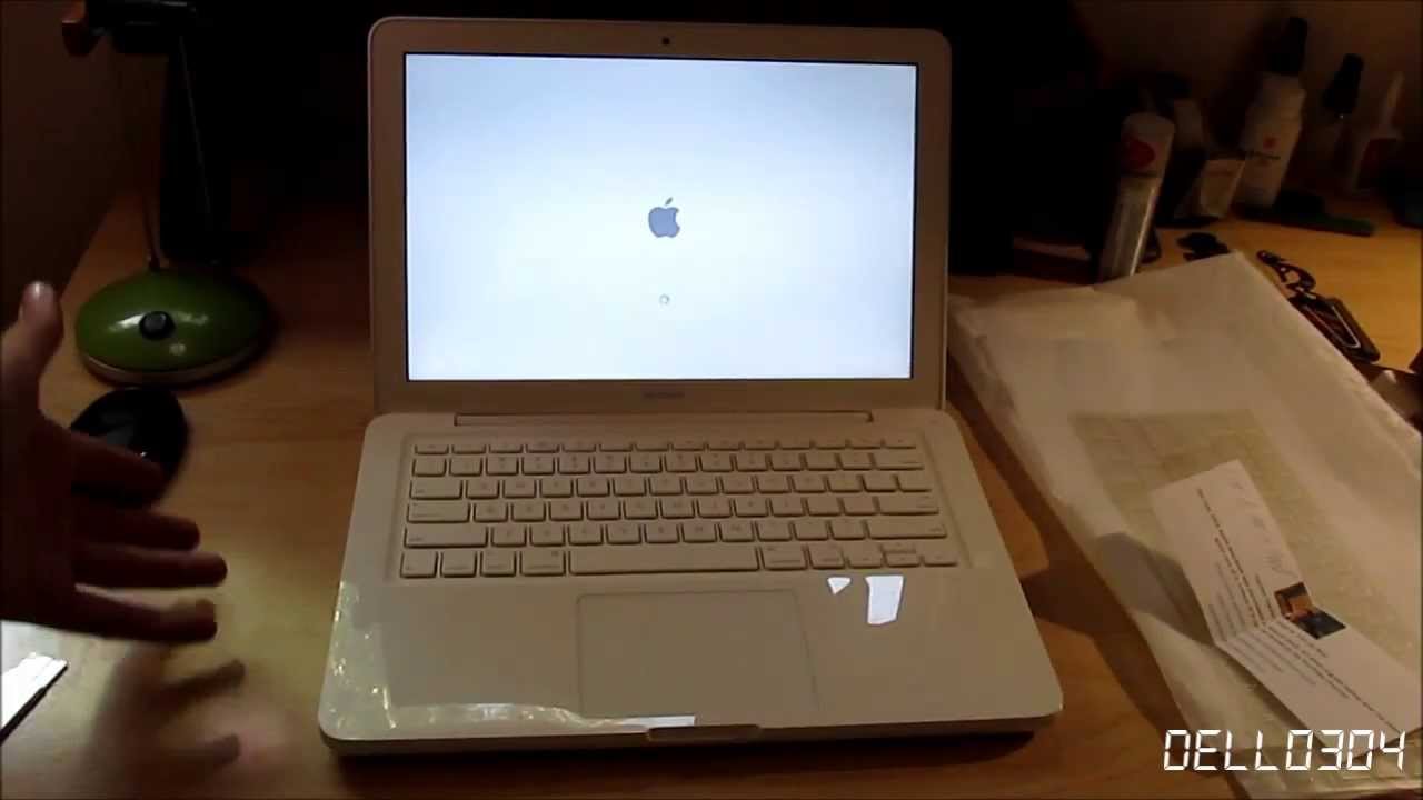 Unboxing: White Unibody MacBook (13