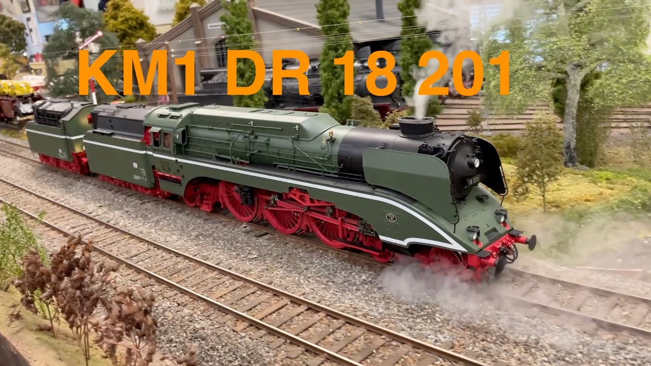 KM1 Gauge 1 Model Railway Steam Locomotive Reichsbahn DR 18 201