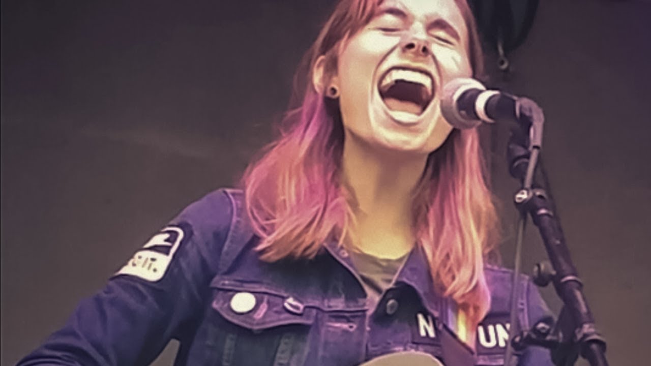 Julien Baker - Funeral PYRE - YouTube