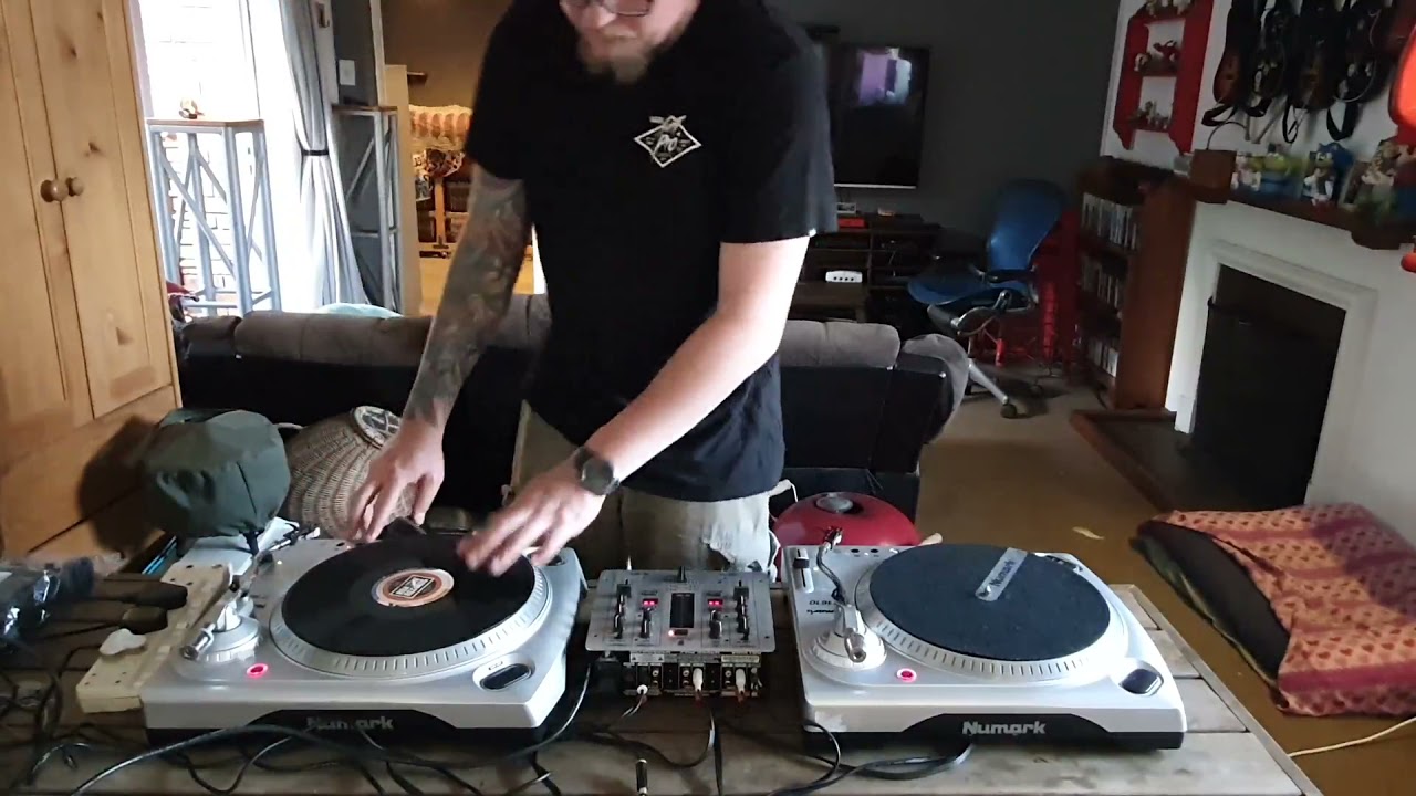 Numark TT1610 Overview - YouTube