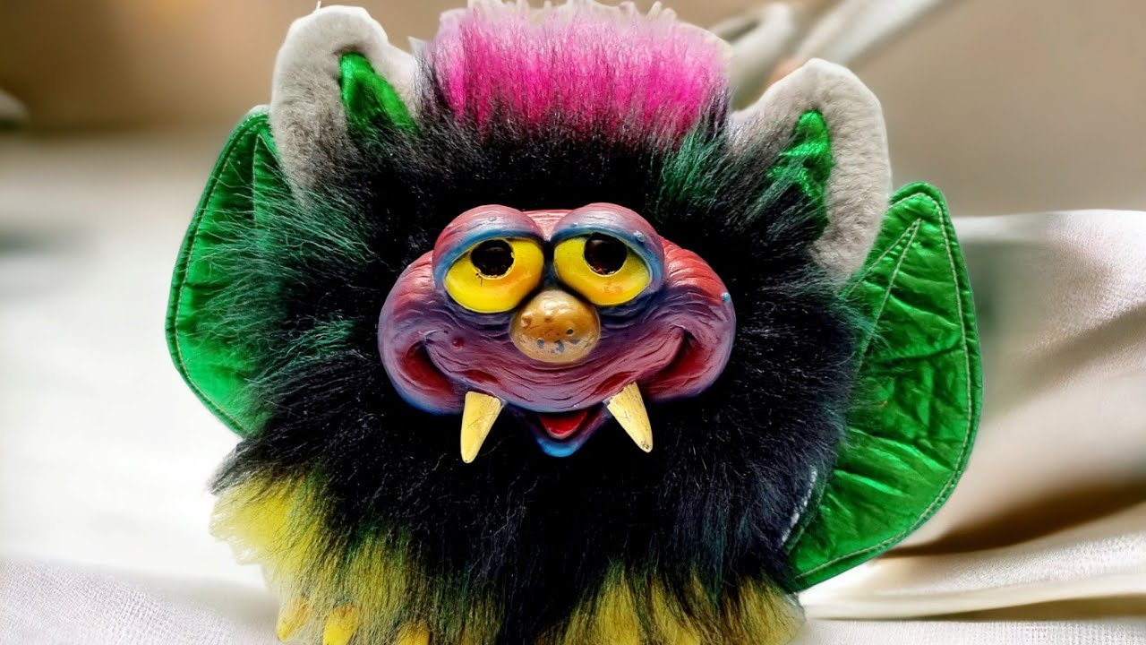 Vintage MACROBIO plush toy 1991 Los Temblors VIR Made in Spain