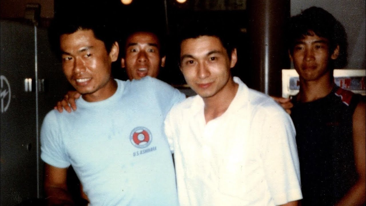 芦原英幸館長の元側近 松本英樹先生の妙技 - YouTube