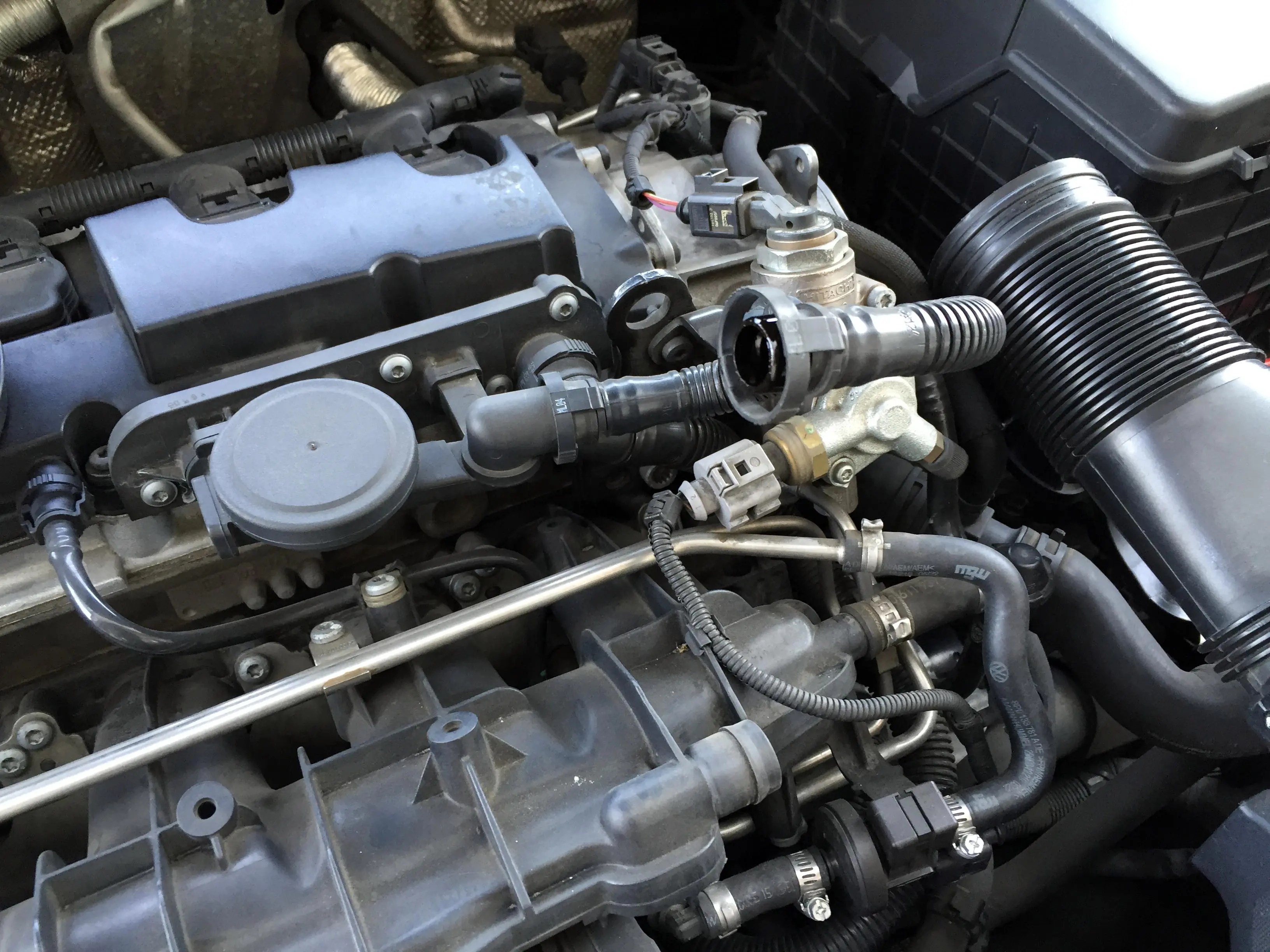 VWゴルフ等2.0T FSI FORGE強化ディバーターバルブ取り付け – ハヤシ