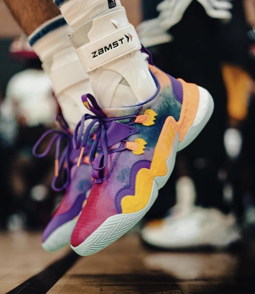 アディダス トレイ・ヤング1 ニューカラー登場！ | 8469スニーカーズ