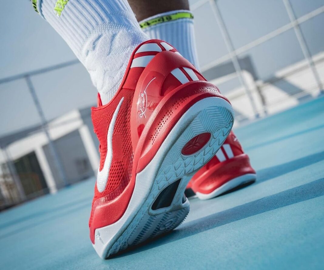 ナイキ コービー8 プロトロ “ユニバーシティレッド” 着用画像公開