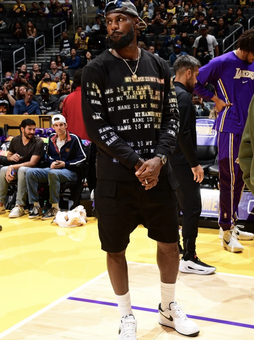 レブロン・ジェームズのファッション コレクション -2025年10月