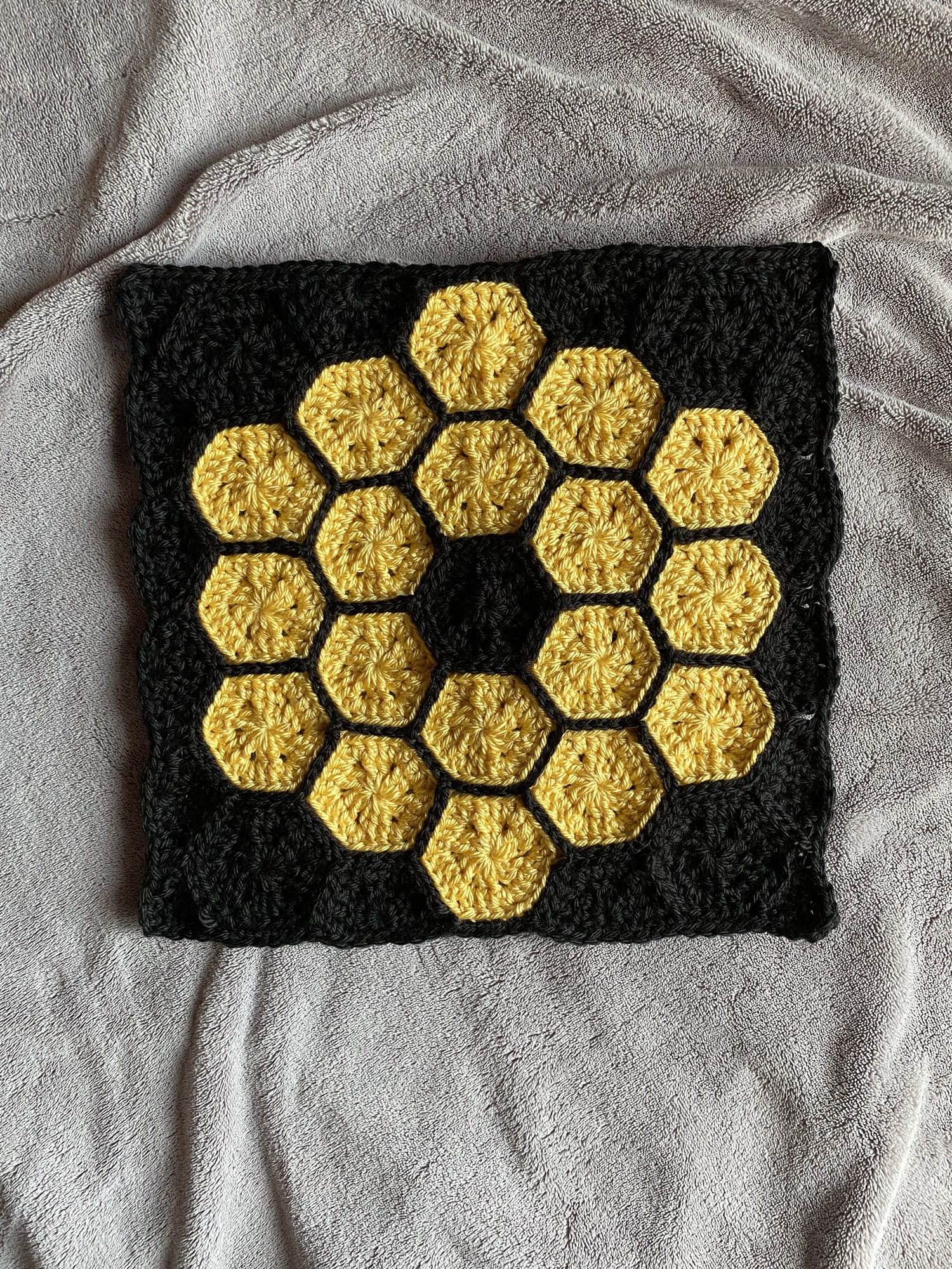 JWST Wall Hanging Free Crochet Pattern - Comic Sams Crafts