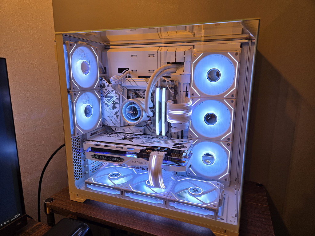 レビュー】映える白PCを組んでみた（4）～9700X&RX7800XT 組み立て