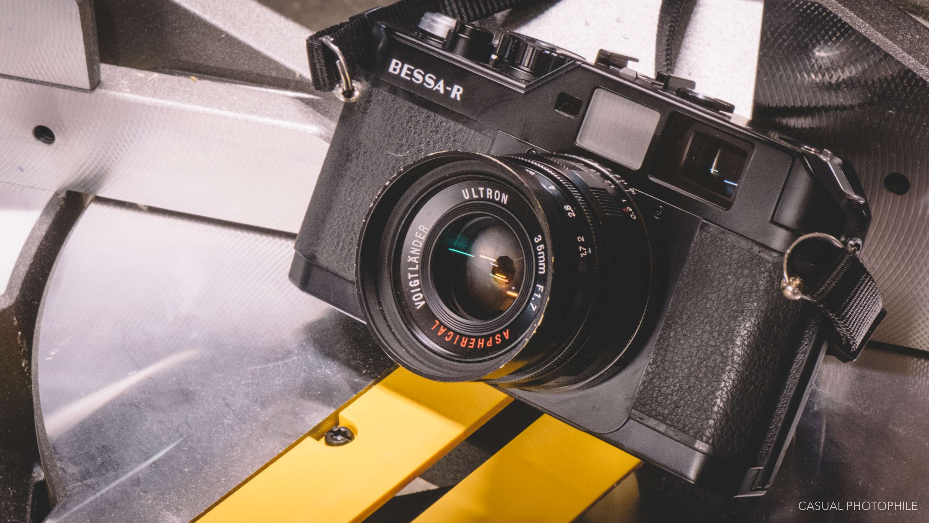 Voigtländer Ultron 35mm f/1.7 Leica Thread Mount Lens Review