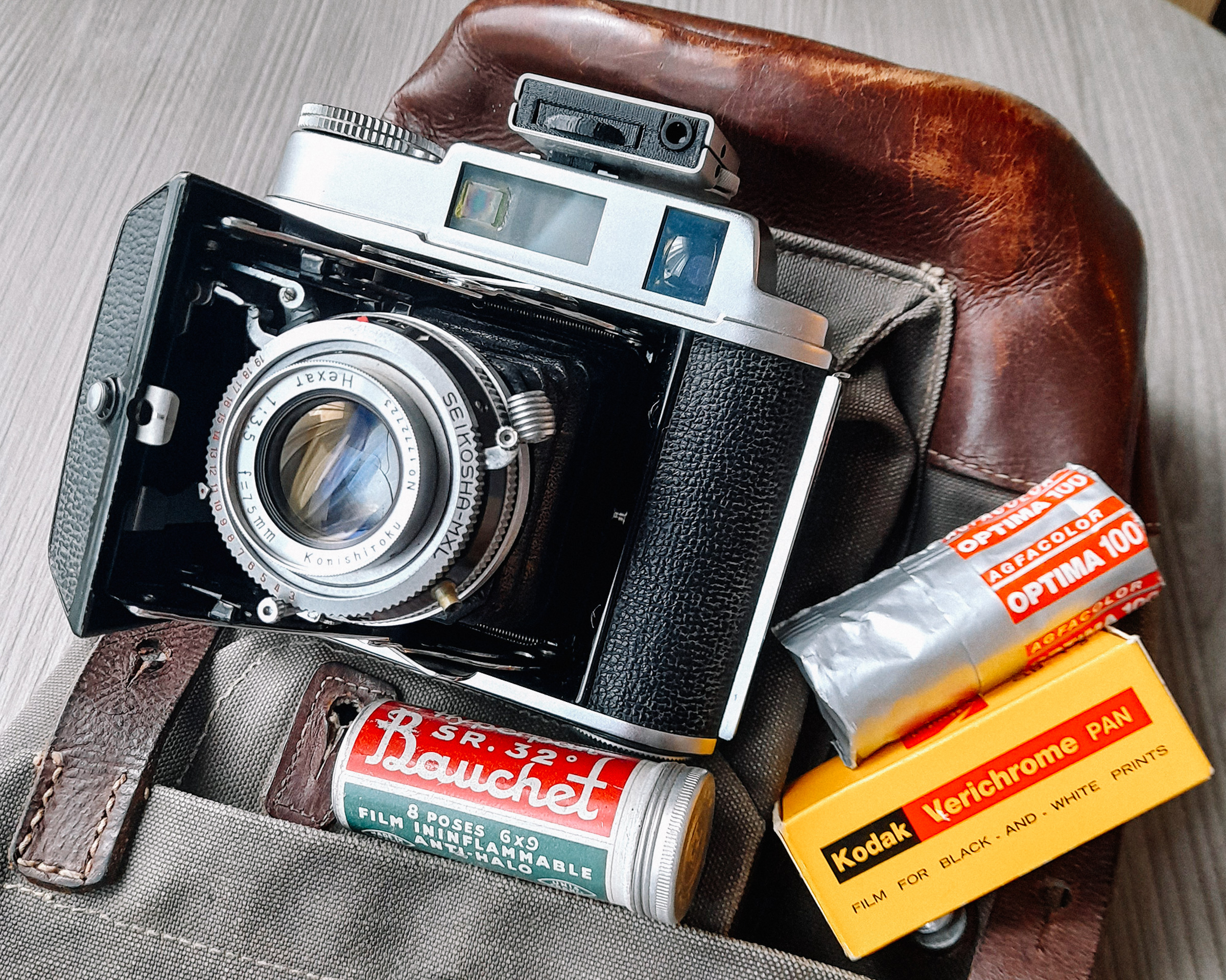 Konishiroku ( Konica ) Pearl IV – The Last, Best 645 Folder