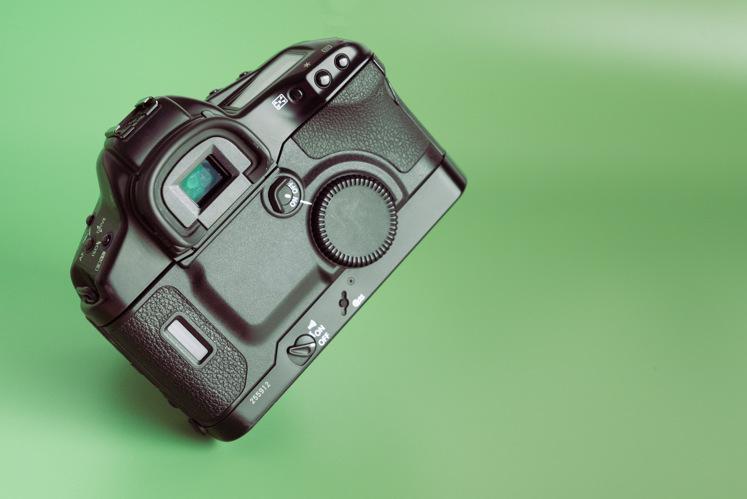 Canon EOS 1V Review - the Last Professional Film SLR from Canon