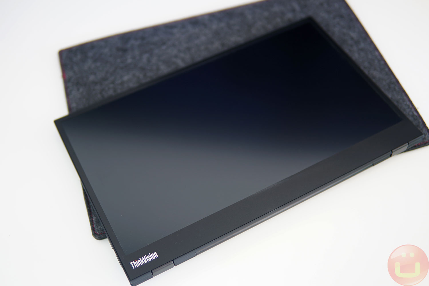 Lenovo ThinkVision M14 Review: Next-Gen Portable Display | Ubergizmo