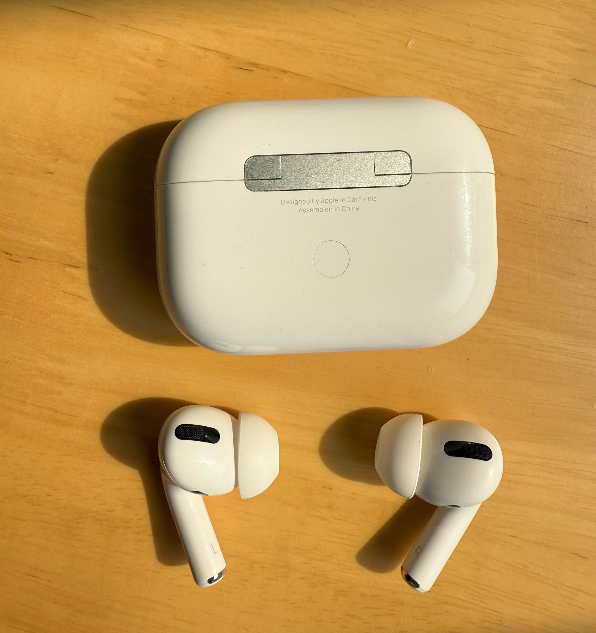AirPods Pro (1st Generation) A Set of Pre-owned Replacement A 2190
