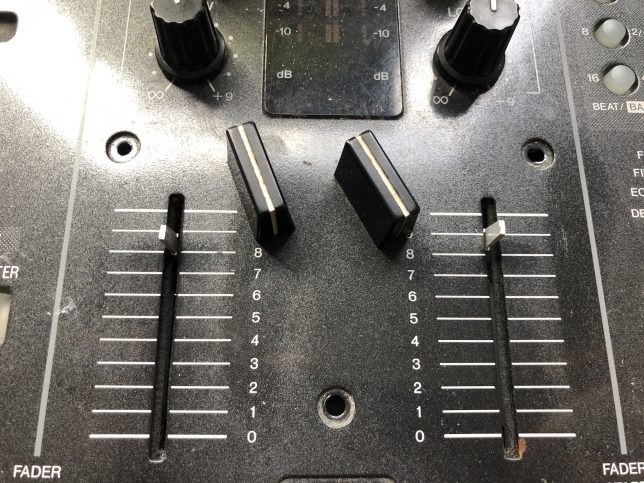 PioneerミキサーDJM400がぶっ壊れたっつう話 – Bee's Knees Blog