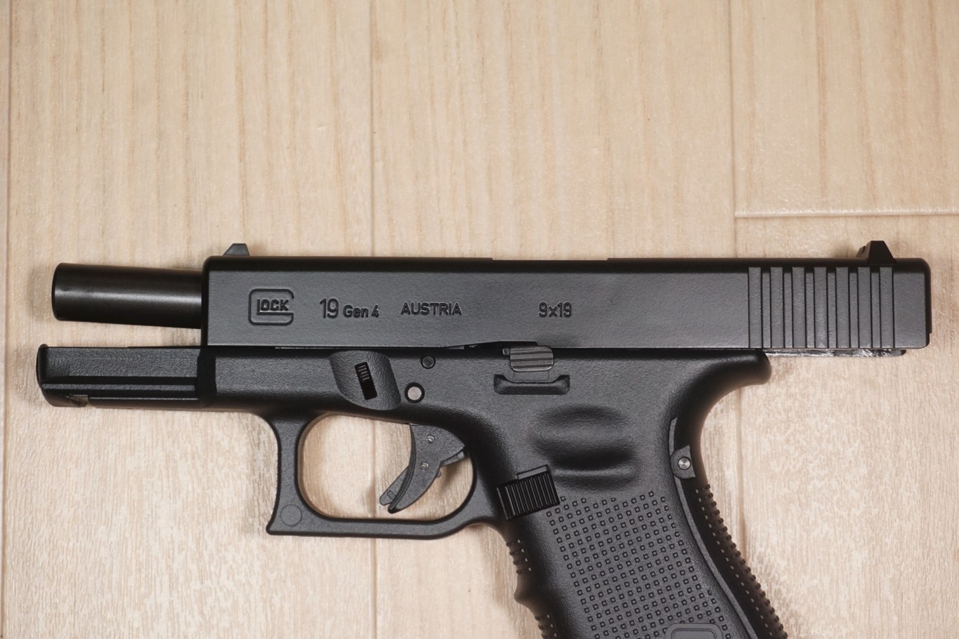 東京マルイ Glock19 Gen.4のレビュー（付属品、外観、箱出し状態での
