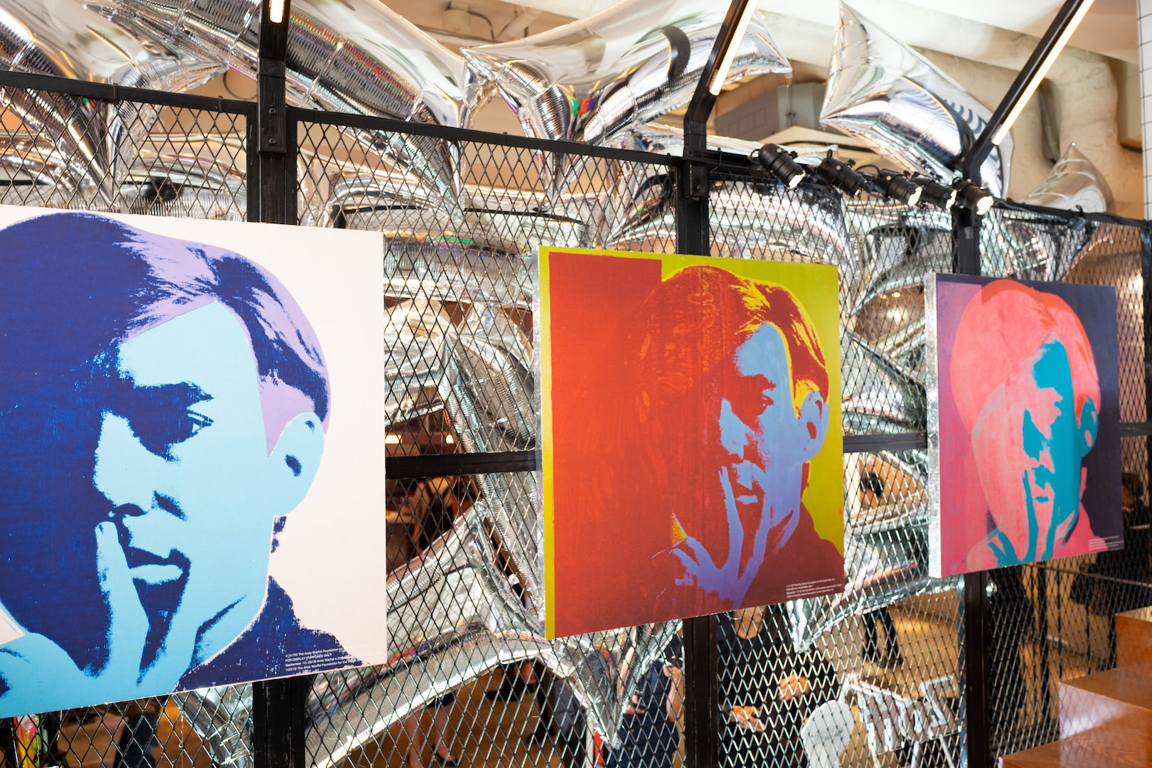 アイウェアブランド「Zoff」が所有するAndy Wahol作品とは？