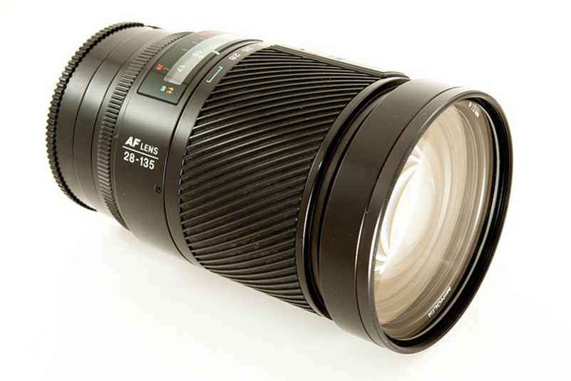 The beauty of a handshake – Minolta AF 28-135mm F4-4.5 – The